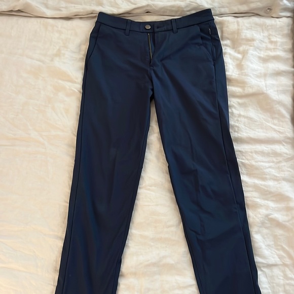 Lululemon Commission Pant Slim Fit 29/30” Inseam in True Navy - Picture 1 of 4
